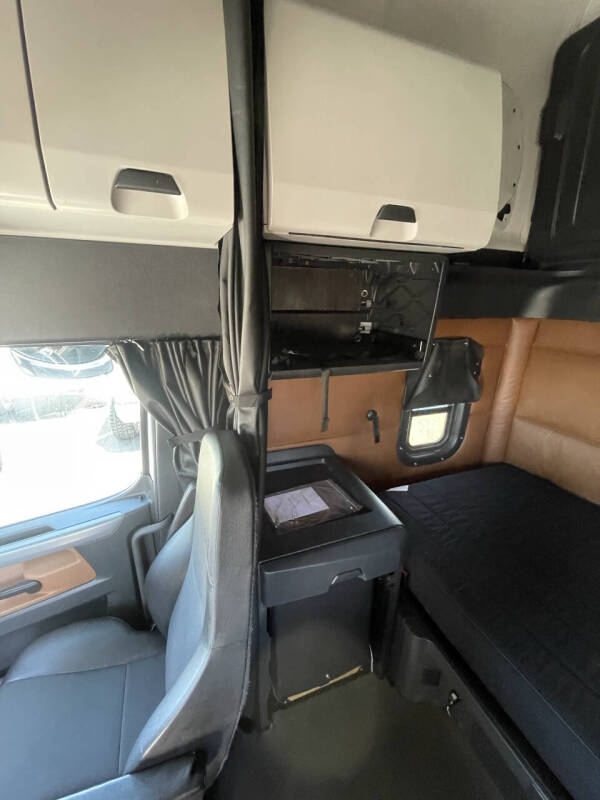 2022 Freightliner Cascadia