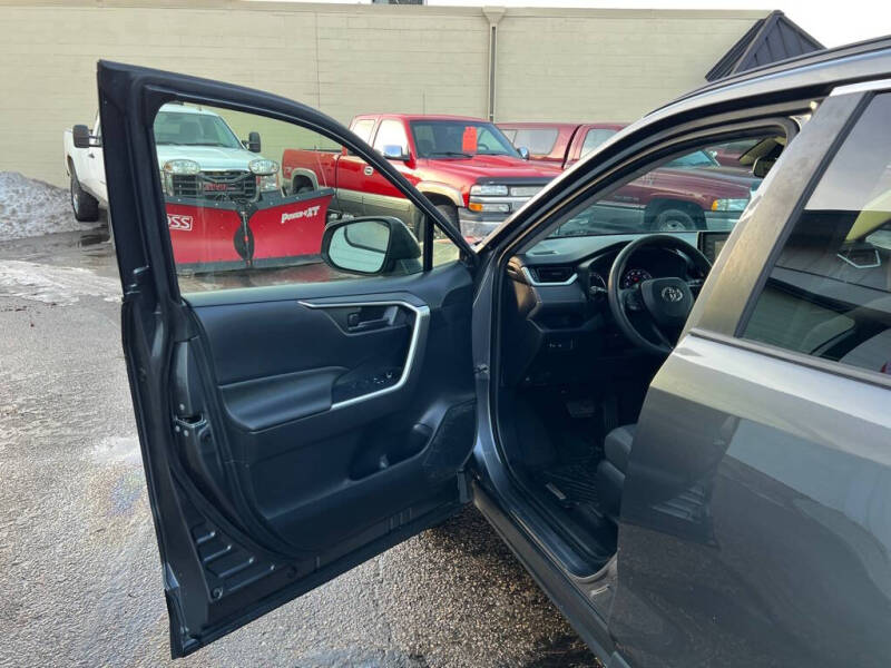 2020 Toyota RAV4 Hybrid LE