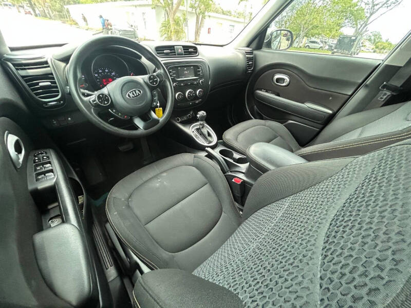 2016 Kia Soul +