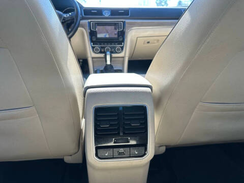 2017 Volkswagen Passat 1.8T SE