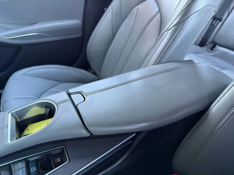 2021 Toyota Avalon XLE