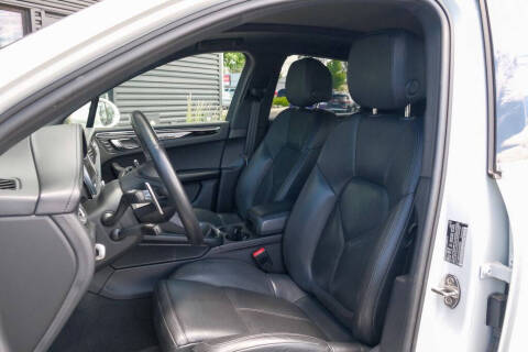 2022 Porsche Macan S
