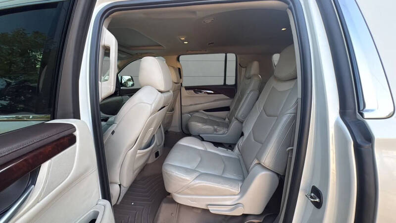 2015 Cadillac Escalade ESV Luxury