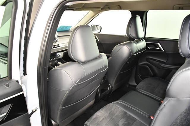 2023 Mitsubishi Outlander SE