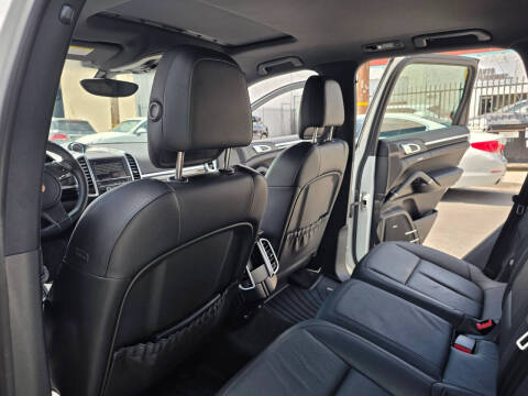 2014 Porsche Cayenne Platinum