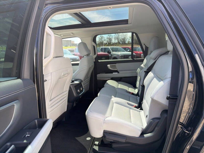 2025 Ford Expedition MAX Platinum