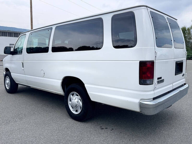 2010 Ford E-Series E-350 SD XLT