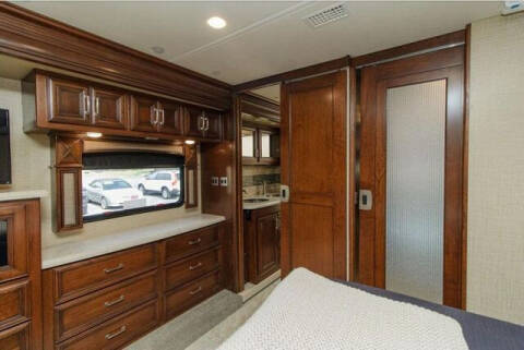 2016 American Coach Revolution 39A