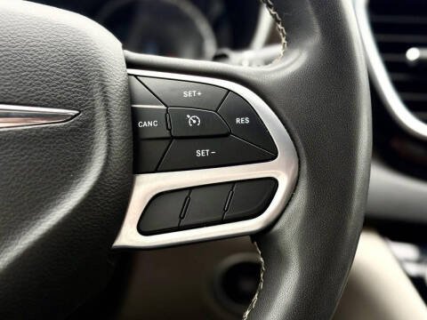 2022 Chrysler Voyager LX