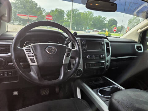 2017 Nissan Titan SV