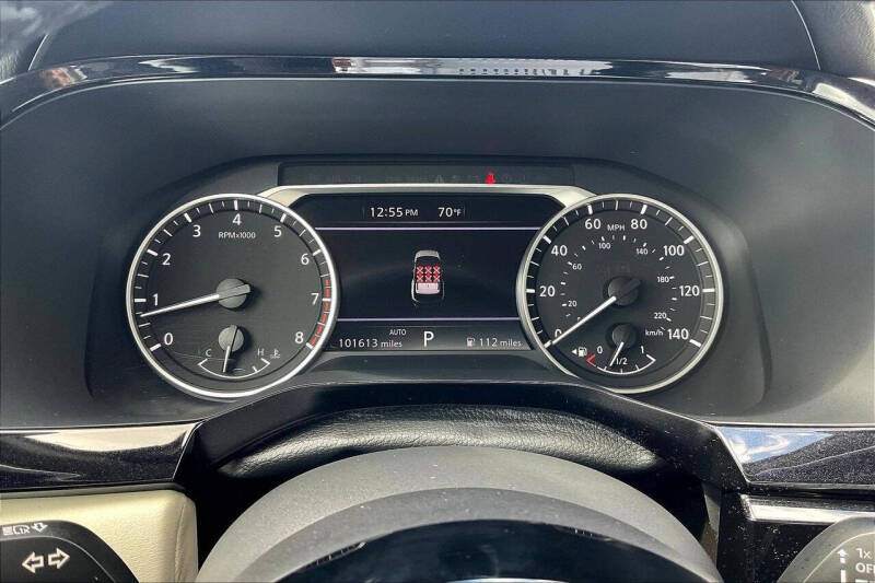 2023 Nissan Pathfinder SV