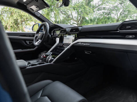 2020 Lamborghini Urus