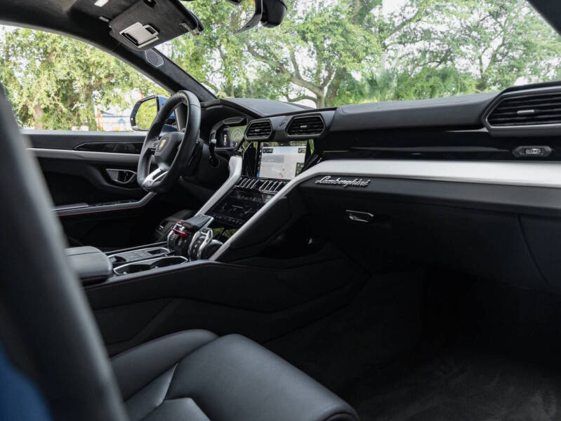 2020 Lamborghini Urus