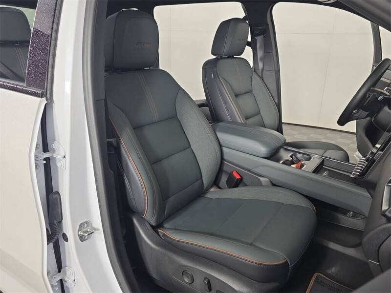 2024 GMC Acadia AT4