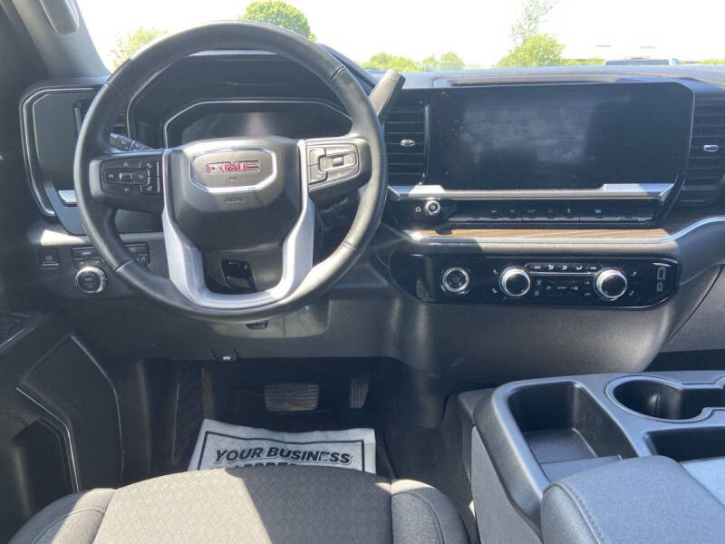2024 GMC Sierra 1500 Elevation Standard