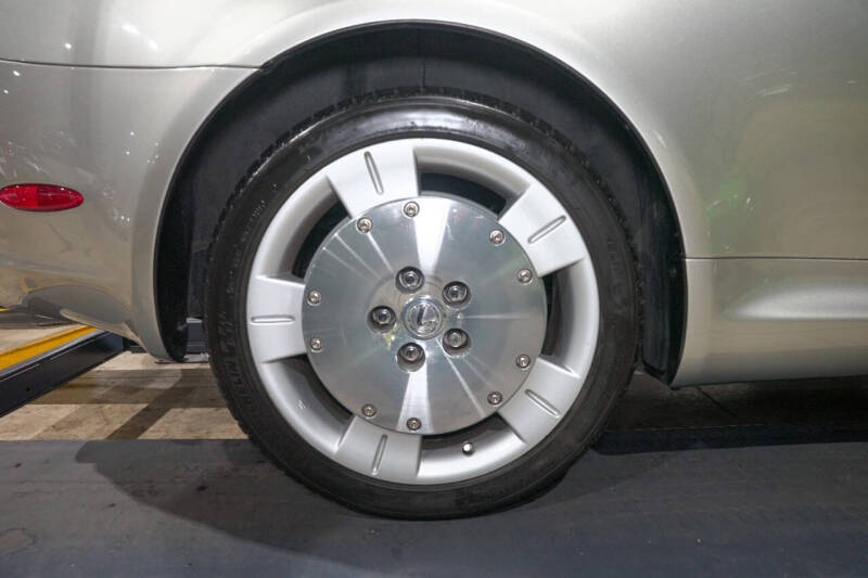 2004 Lexus SC 430