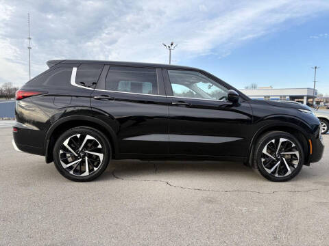 2023 Mitsubishi Outlander SE