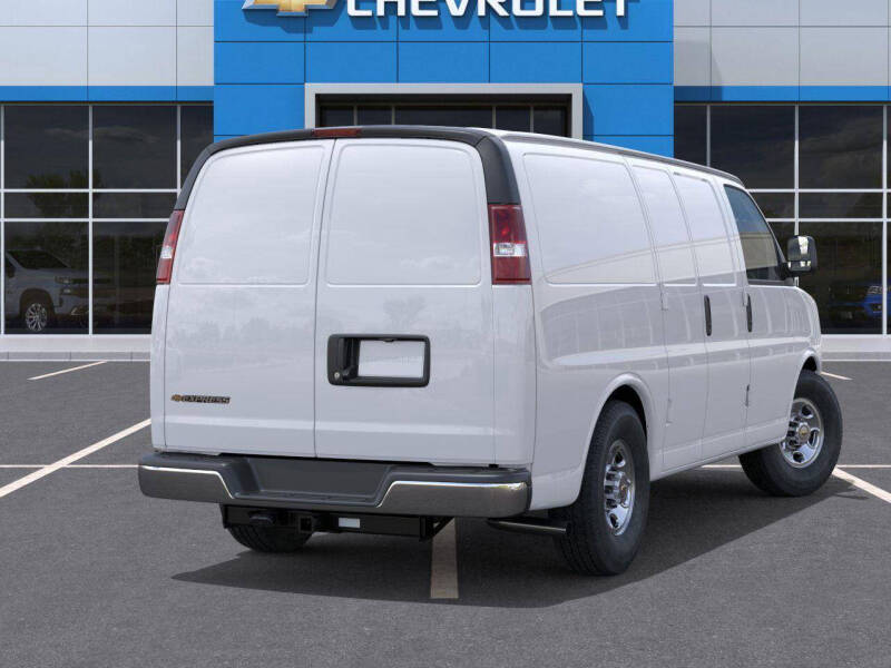 2025 Chevrolet Express 3500