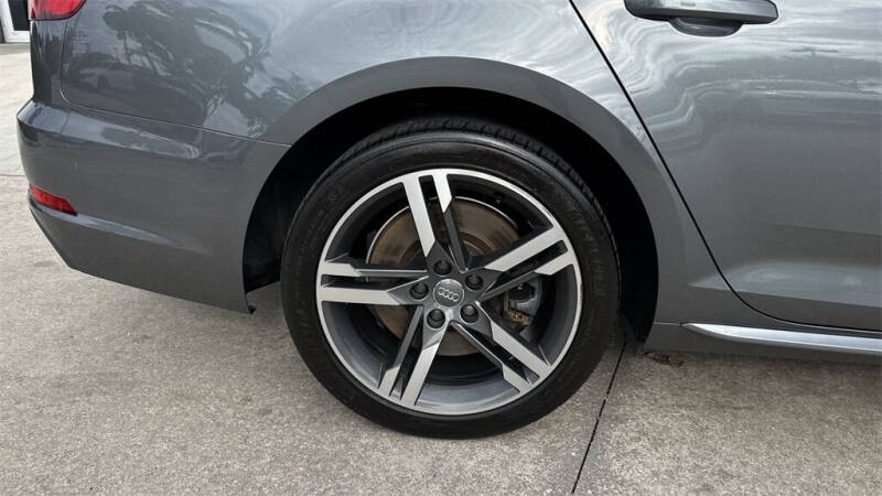 2017 Audi A4 2.0T quattro Prestige