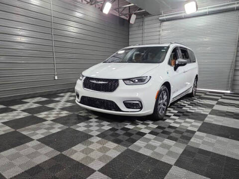 2025 Chrysler Pacifica Plug-In Hybrid Pinnacle