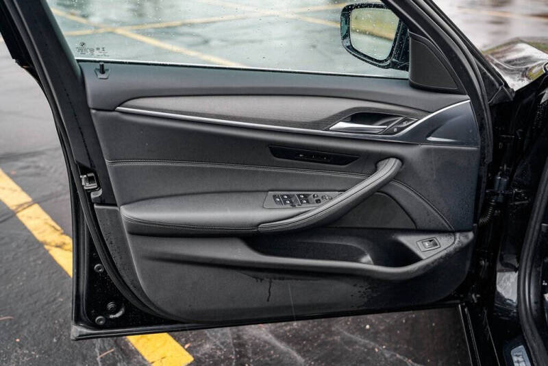 2022 BMW 5 Series 530i