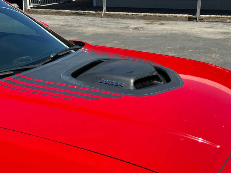 2015 Dodge Challenger R/T Plus Shaker