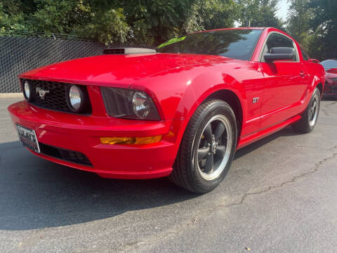 2006 Ford Mustang for sale at LULAY'S CAR CONNECTION in Salem OR