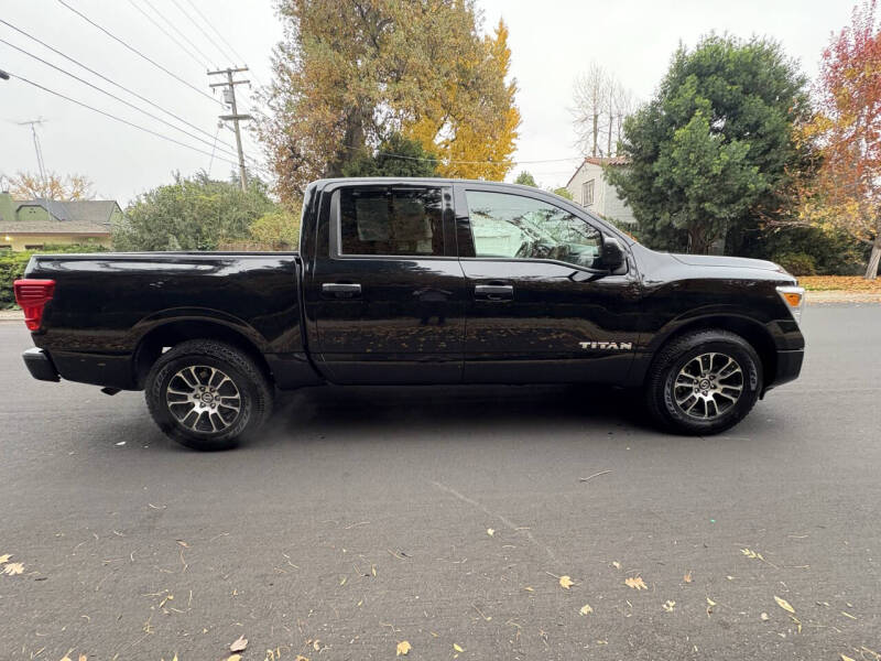 2022 Nissan Titan SV