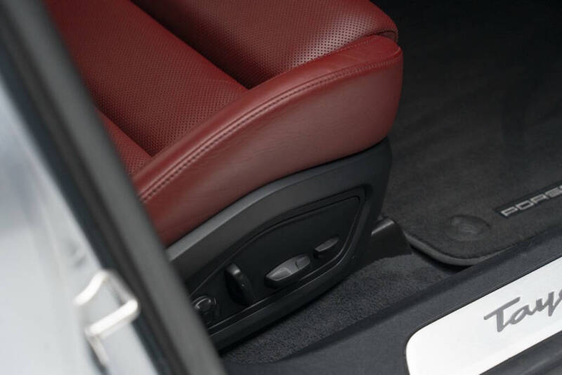 2020 Porsche Taycan Turbo