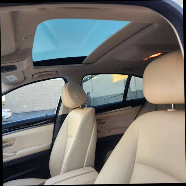 2016 BMW 5 Series 528i