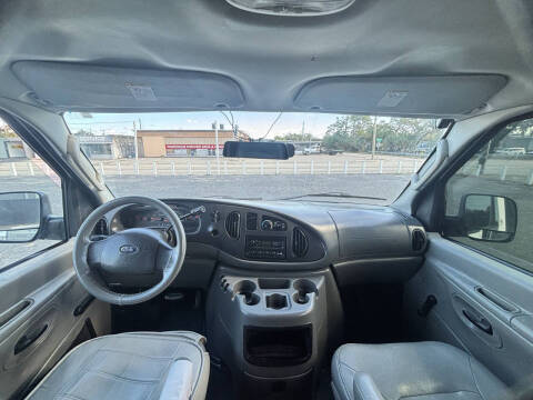 2004 Ford E-Series E-150