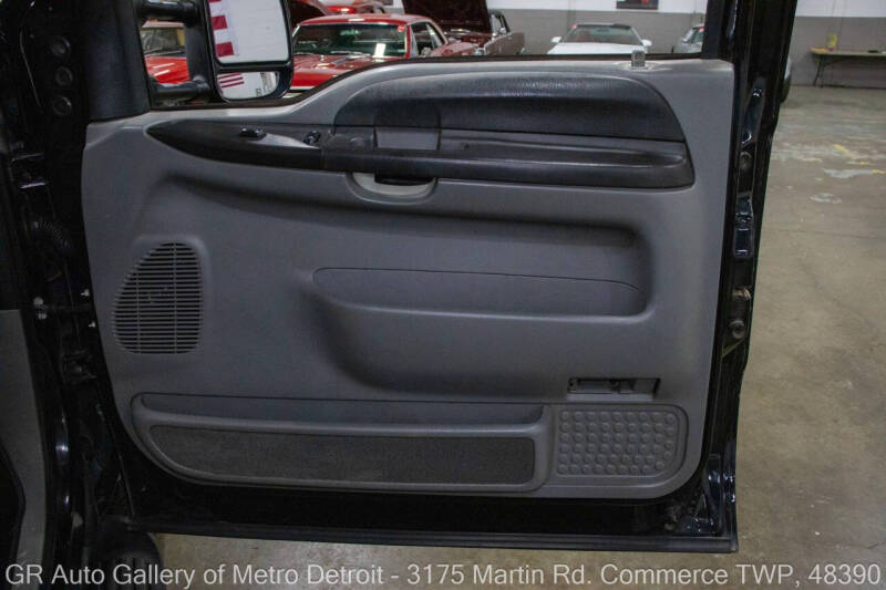 2005 Ford Excursion XLT