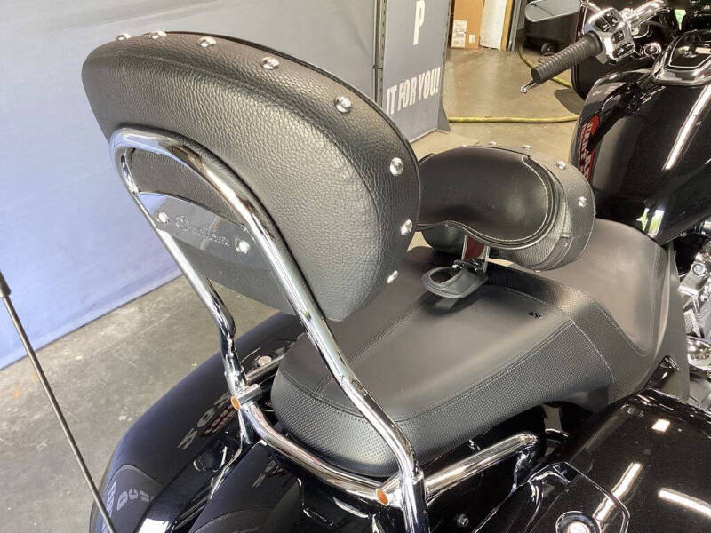 2021 Indian Challenger Limited Thund