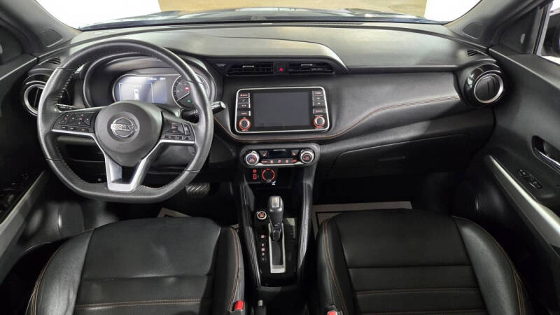 2020 Nissan Kicks SR