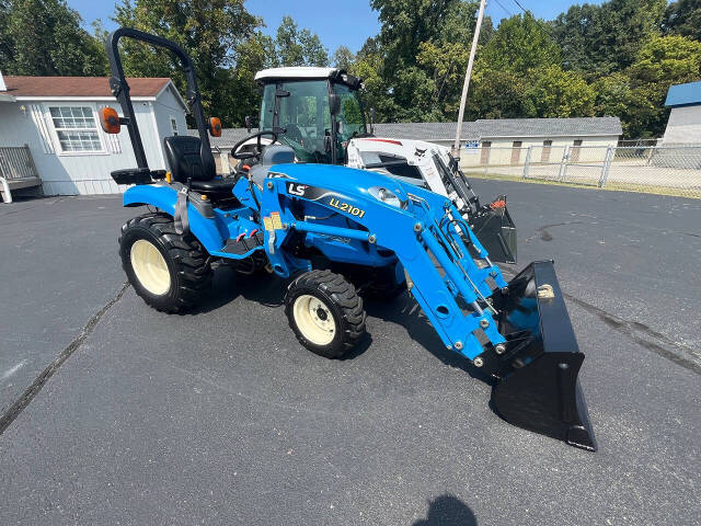 2018 LS  XJ2025H for sale at EARL DUFF PRE-OWNED CENTER in Harriman, TN