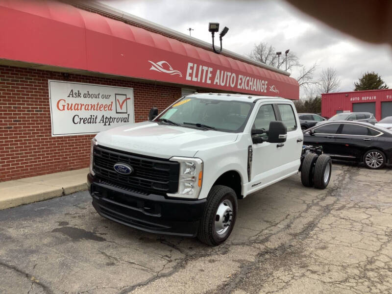 2023 Ford F-350 Super Duty Chassis Cab XL's photo