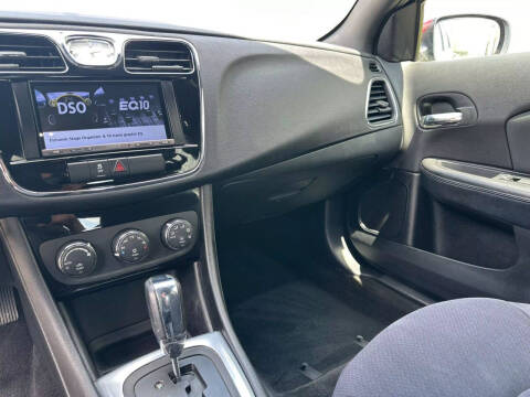 2012 Chrysler 200 Touring