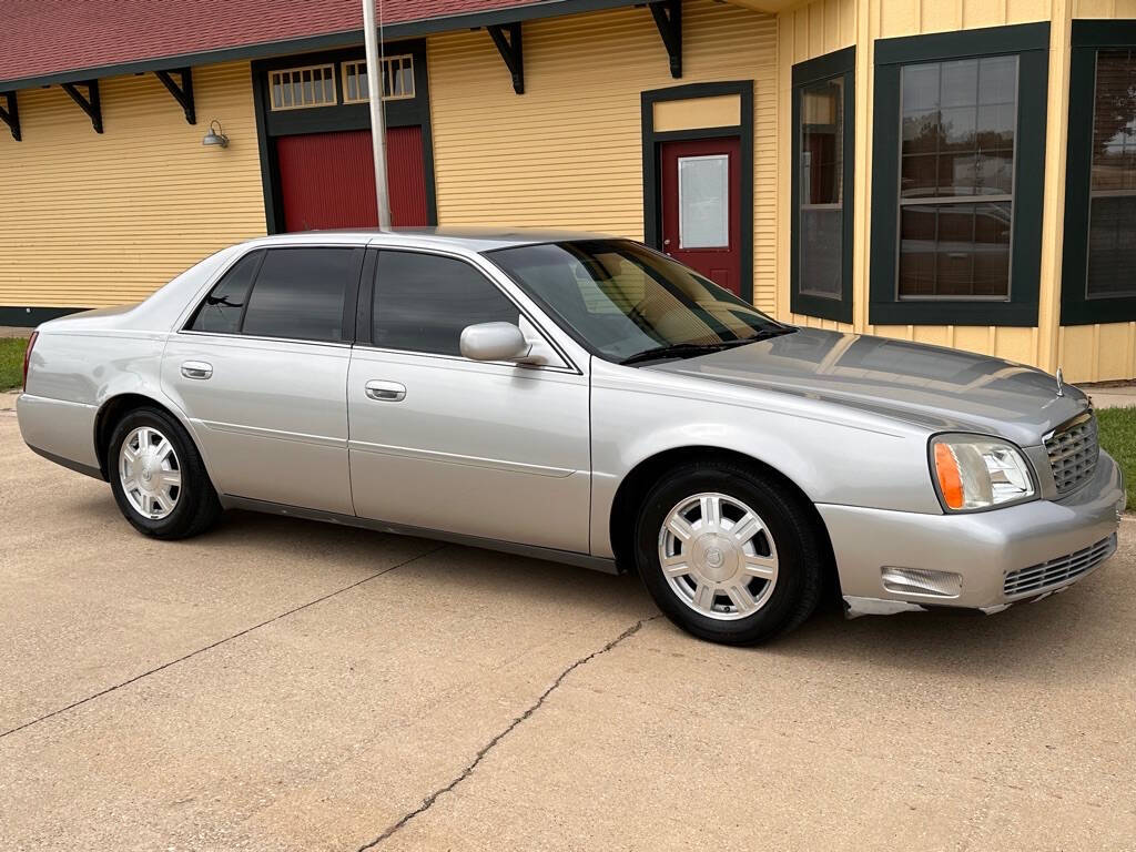 2005 Cadillac DeVille for sale at BANKERS AUTOS in Denton, TX