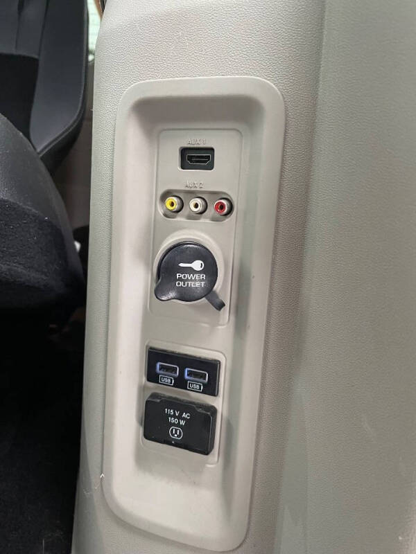 2016 Dodge Grand Caravan SXT Plus