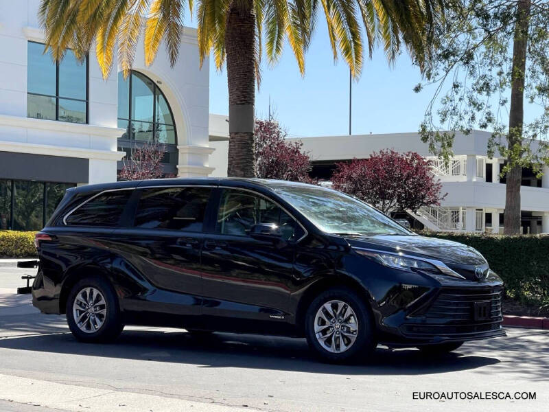 2021 Toyota Sienna LE 8-Passenger