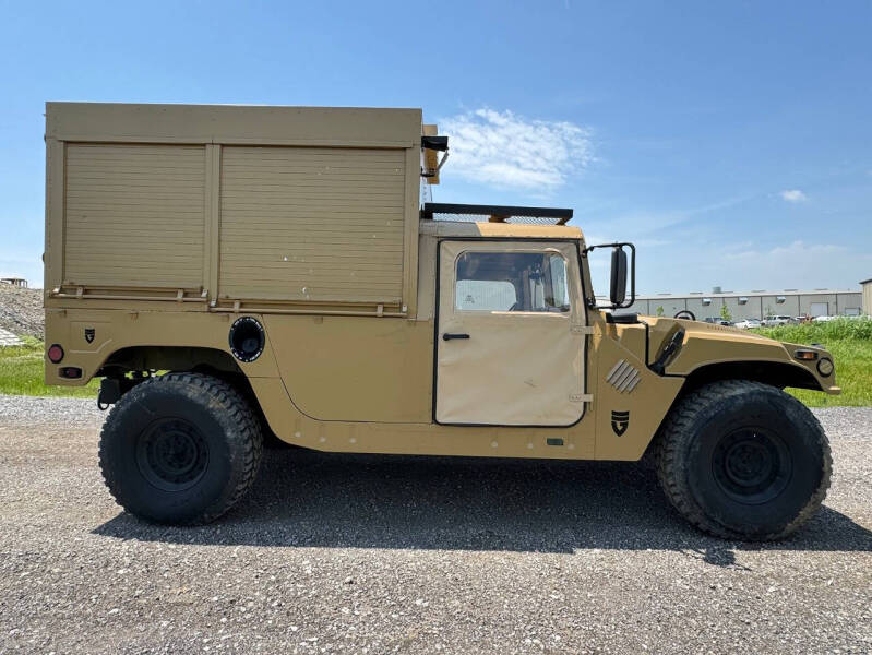 2002 AM General HMMWV