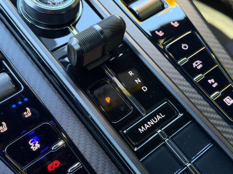 2025 Aston Martin Vantage