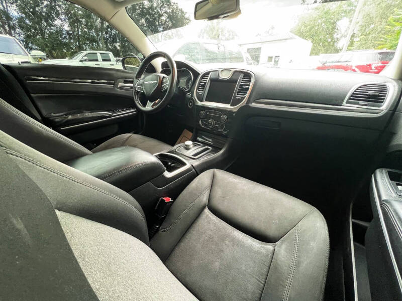 2018 Chrysler 300 Touring