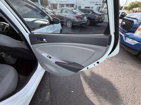 2017 Hyundai Accent SE