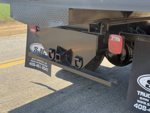 2015 Freightliner M2 106