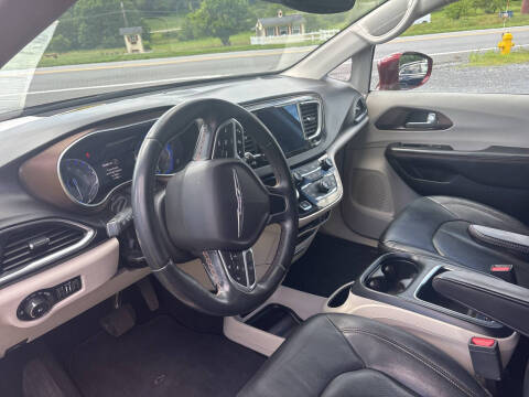 2017 Chrysler Pacifica Touring-L Plus