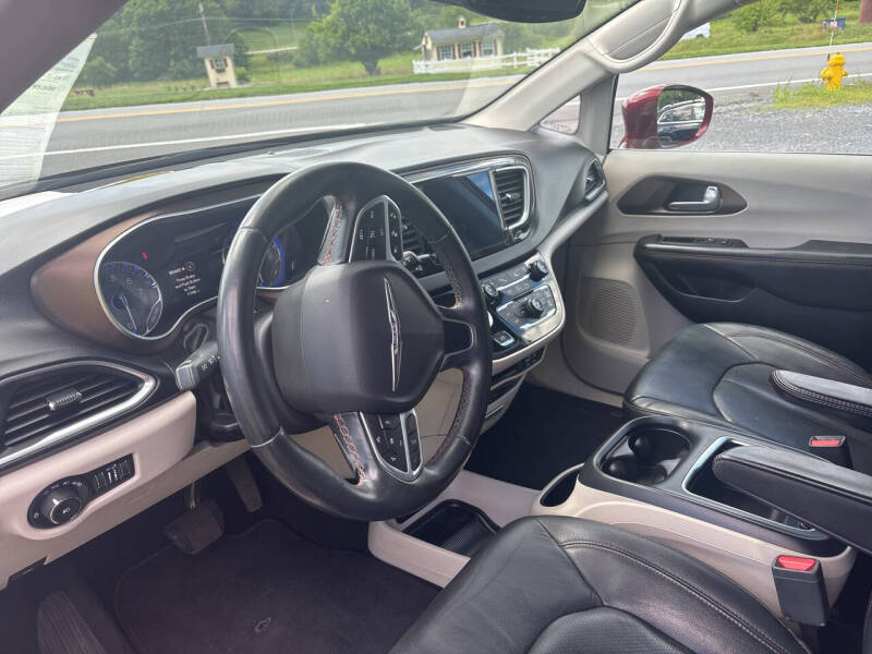 2017 Chrysler Pacifica Touring-L Plus