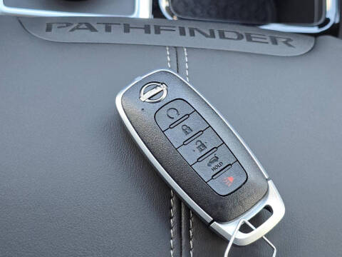 2026 Nissan Pathfinder SL