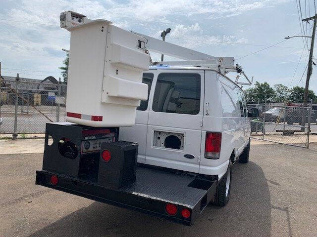 2005 Ford E-Series E-350 SD