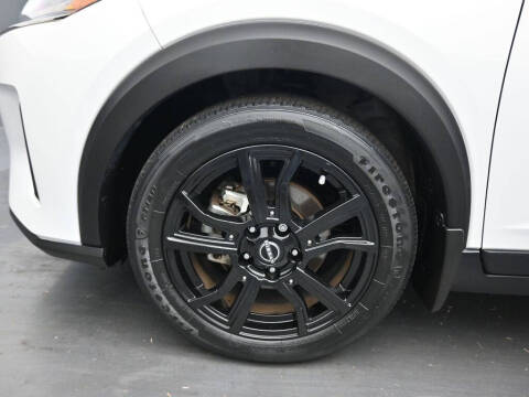 2022 Nissan Kicks SR